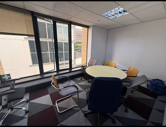 4,695M² OFFICE TO LET IN ROSEBANK